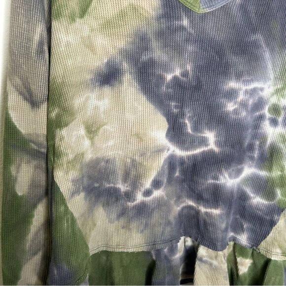 C&C California Green and Gray Tie-Dye Blouse - Picture 3 of 6